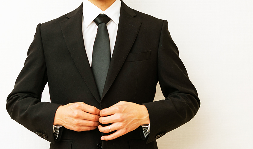 デキるビジネスマンがブラックスーツを避けるその理由」 | スプレーモ