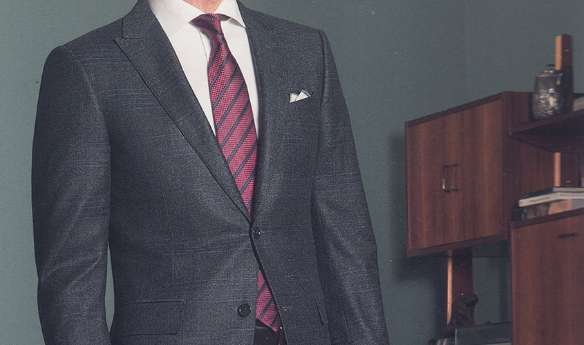 高級スーツと既製品のスーツの違いとは 特徴やメリットを解説 スプレーモ