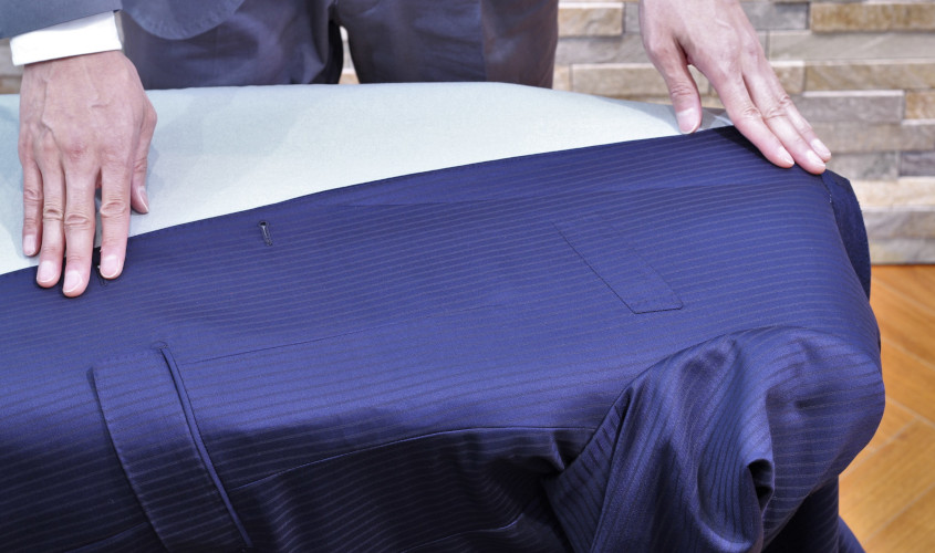 suit_lapel_iron_step1